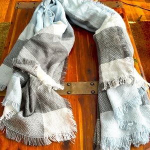 Shaw/scarf wrap around